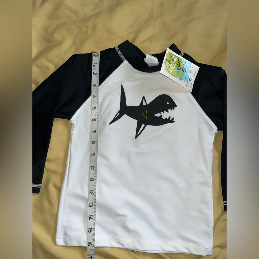 Flap Happy Kids UV 50 NWT Shark Rash Guard Swim Top Size 5